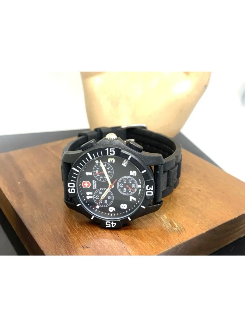 Victorinox Swiss Army Odyssey Men's Watch Swiss Quartz Chronograph Rubber 40mm